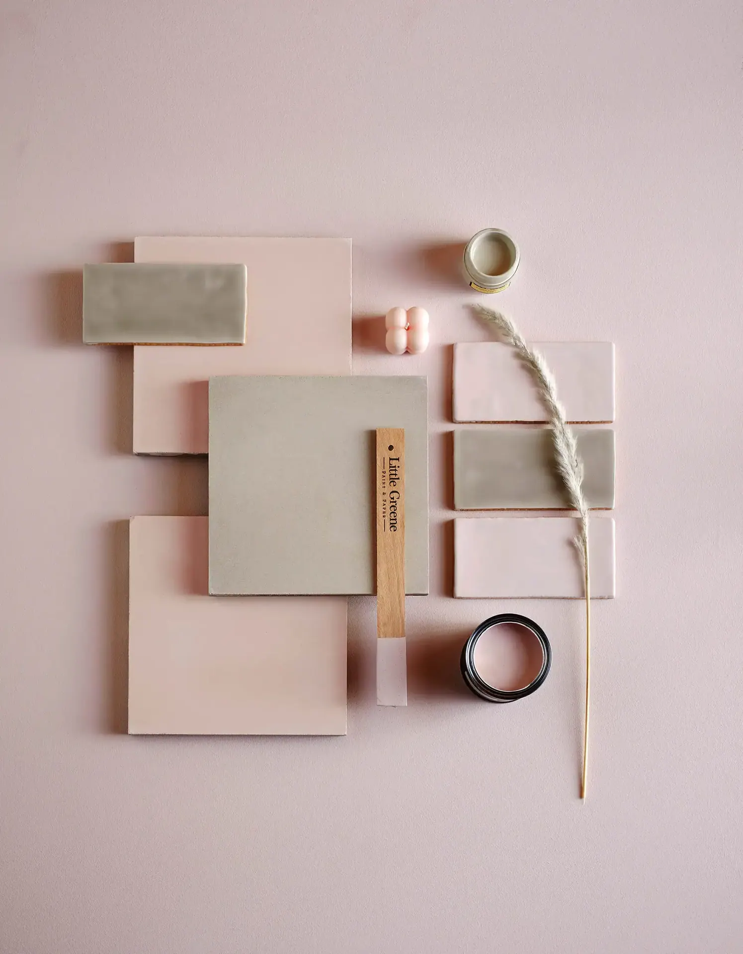 Farb- und Materialmuster im Showroom
