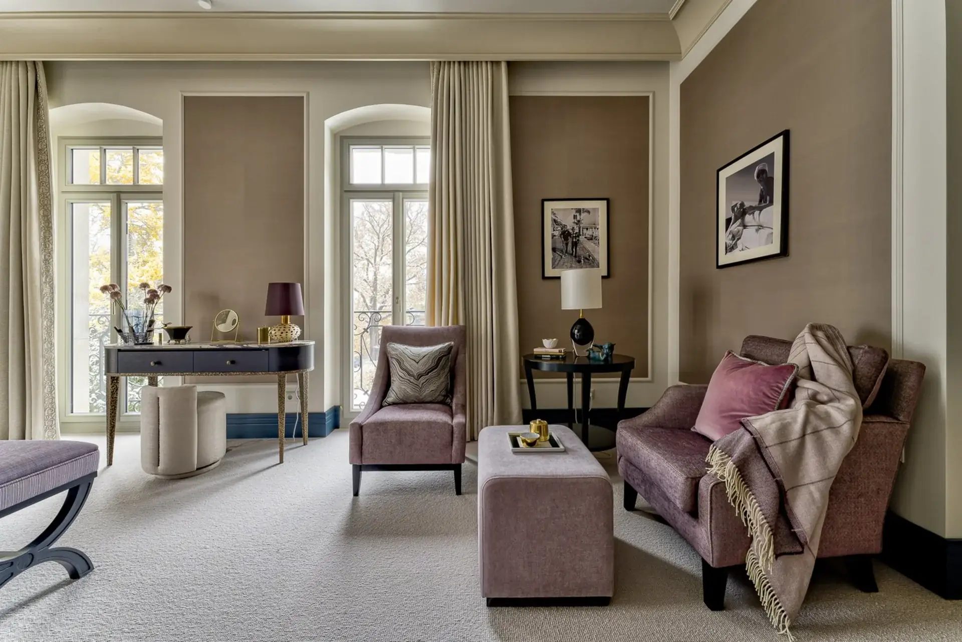 Elegantes Wohnzimmer mit Farbkonzept