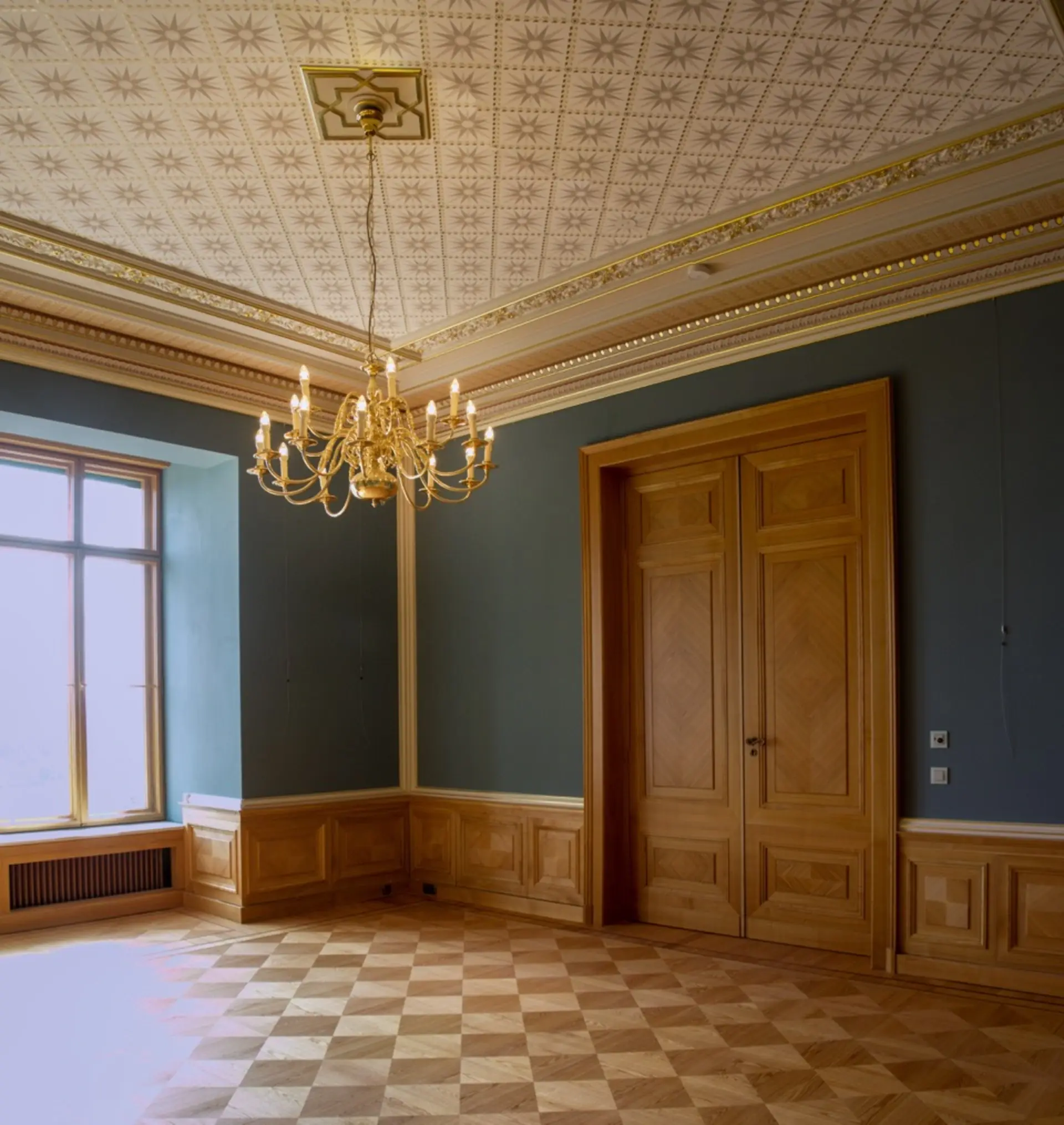 Altbau mit historischen Details und moderner Raumgestaltung